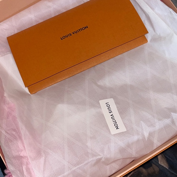 Louis Vuitton M73659 Scarf Echarpe Logomania Monogram Wool Silk Pink - Picture 5 of 6